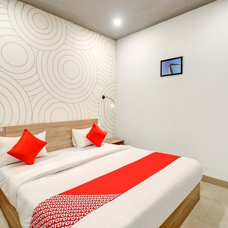 Hotel O Jps Grand Hotel 뉴델리 외부 사진