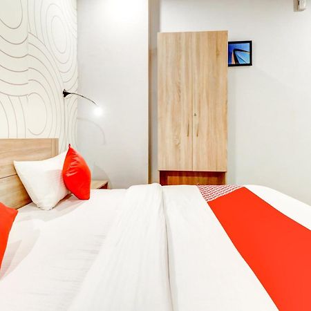Hotel O Jps Grand Hotel 뉴델리 외부 사진