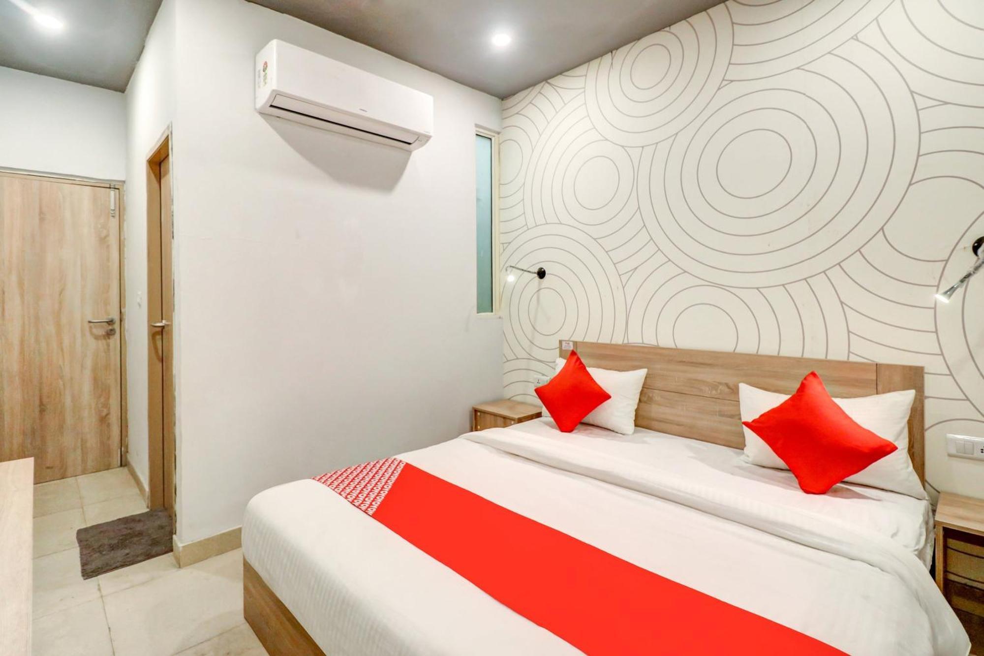 Hotel O Jps Grand Hotel 뉴델리 외부 사진