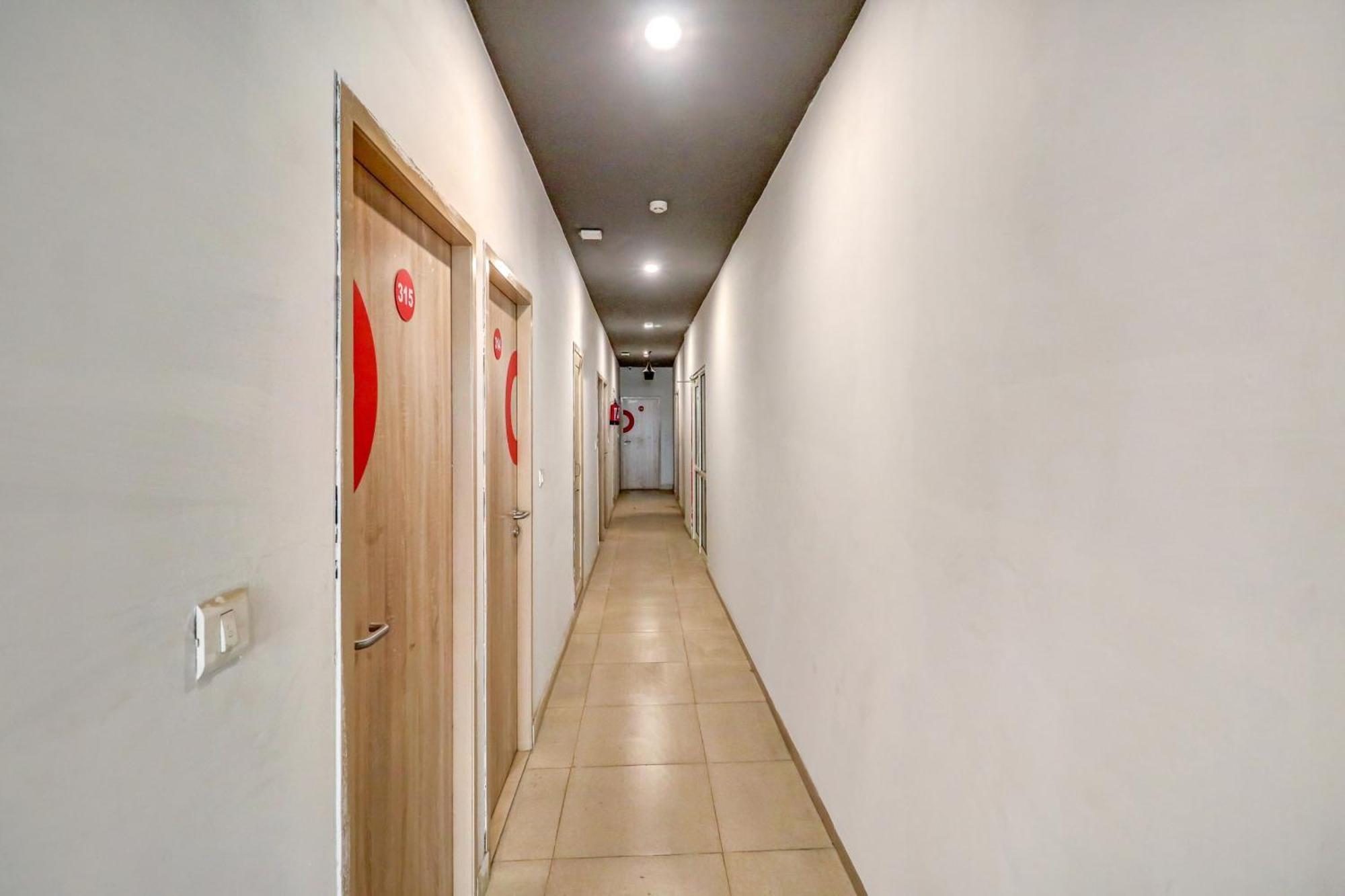 Hotel O Jps Grand Hotel 뉴델리 외부 사진