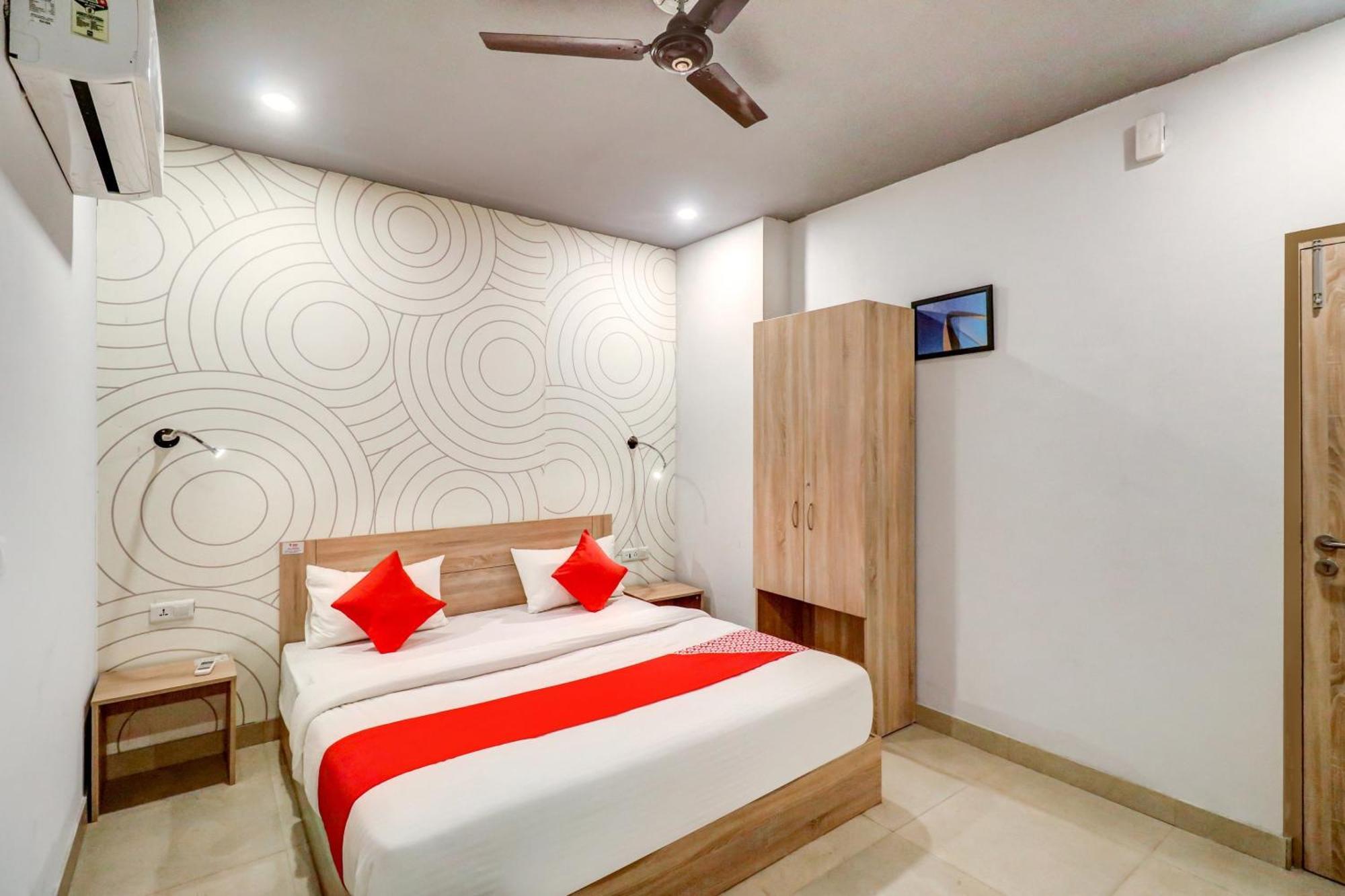 Hotel O Jps Grand Hotel 뉴델리 외부 사진