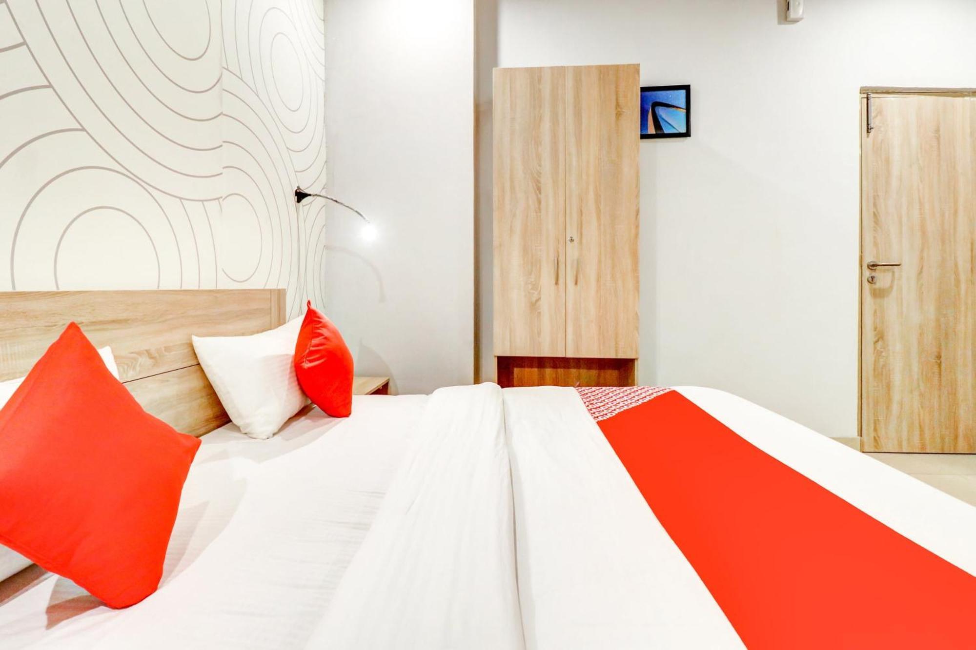 Hotel O Jps Grand Hotel 뉴델리 외부 사진
